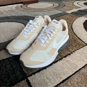 Women’s Nike Air Max Pre-Day Size 8.5